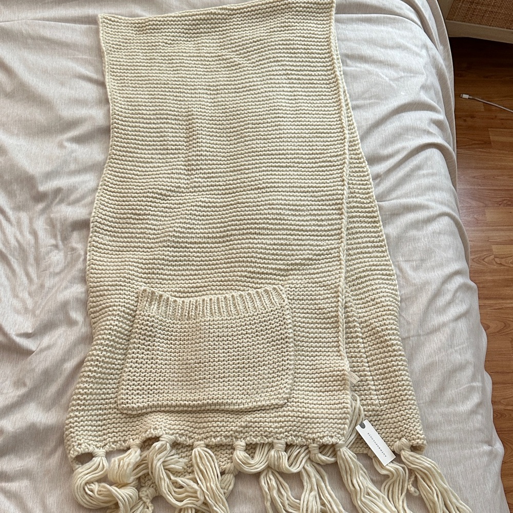 BRAND NEW Anthropologie Cream Knit Scarf with Fringe